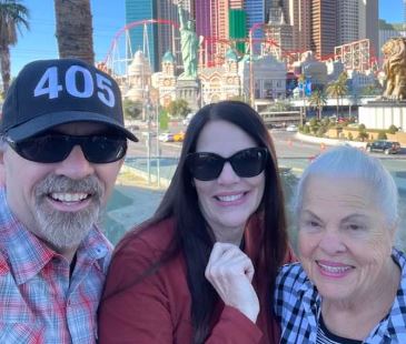 Carolyn Joan Covel with her son Tracy and daughter Tonni